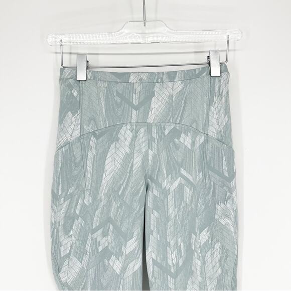 Lululemon Swift Speed Reverberated Chevron Jacquard Crop Leggings 4 - Picture 4 of 9